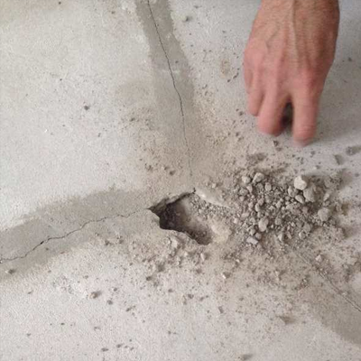 бетон крошится